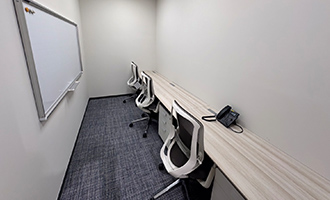 Chỗ ngồi làm việc cố định trong Văn phòng riêng được chia sẻ cùng các doanh nghiệp khác